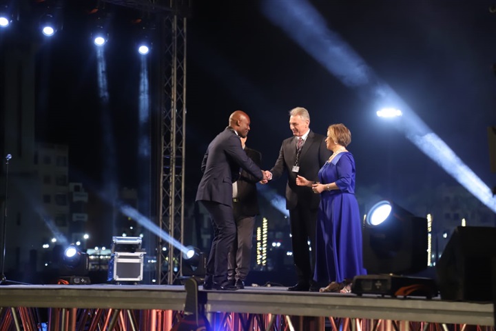 مهرجان الاقصر للسينما الافريقية يفتتح دورته التاسعة بتكريم جيمي لوي وزينة وعمرو عبد الجليل مهرجان الاقصر للسينما الافريقية يفتتح دورته التاسعة بتكريم جيمي لوي وزينة وعمرو عبد الجليل