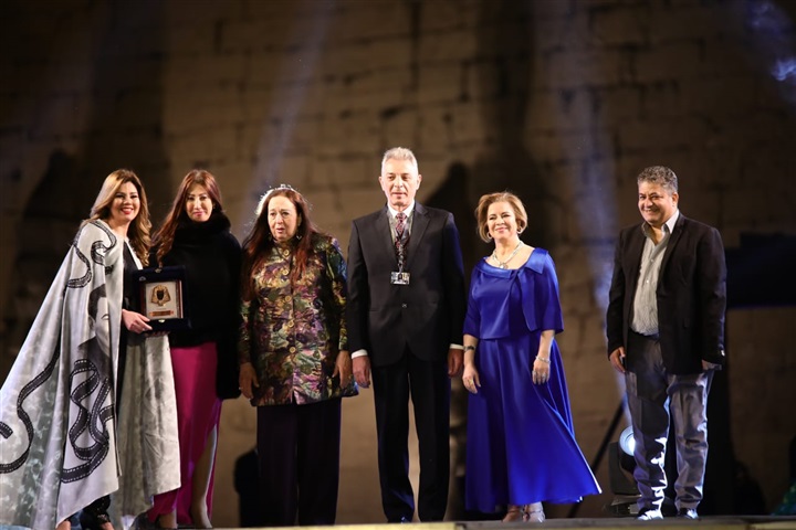 مهرجان الاقصر للسينما الافريقية يفتتح دورته التاسعة بتكريم جيمي لوي وزينة وعمرو عبد الجليل مهرجان الاقصر للسينما الافريقية يفتتح دورته التاسعة بتكريم جيمي لوي وزينة وعمرو عبد الجليل