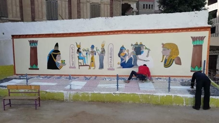 بالصور..المحطة الابتدائية بنجع حمادي أول مدرسة تُنفذ جدارية داخل أسورها بقنا 