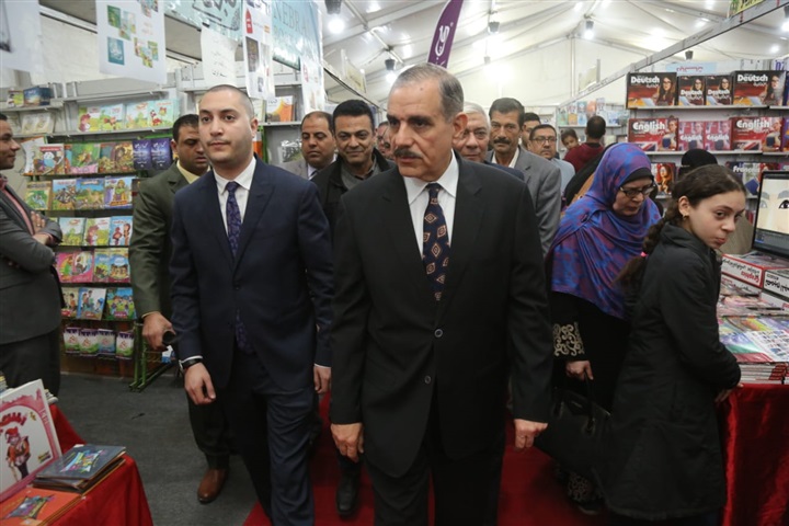 بالصور.. محافظ كفر الشيخ ونائبه يتفقدان معرض دسوق للكتاب 