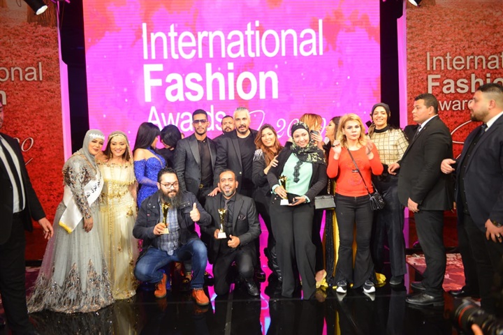 بالصور.. تكريم رمضان فى حفل international fashion awards 2020