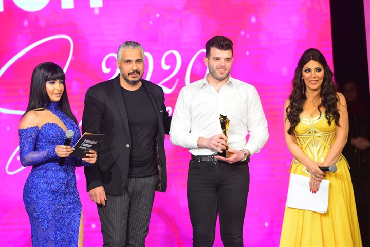 بالصور.. تكريم رمضان فى حفل international fashion awards 2020