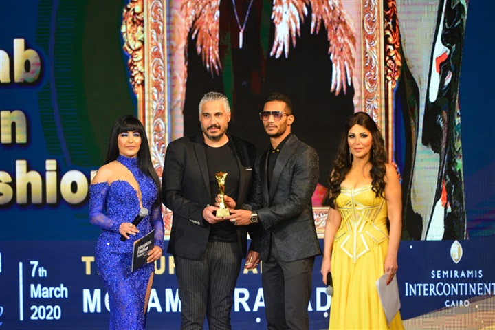 بالصور.. تكريم رمضان فى حفل international fashion awards 2020