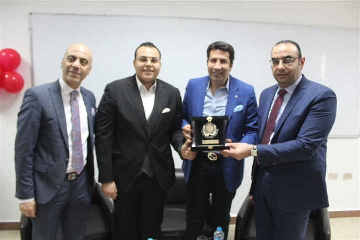 بالصور.. تكريم هاني رمزي بالأكاديمية البحرية بالصور.. تكريم هاني رمزي بالأكاديمية البحرية