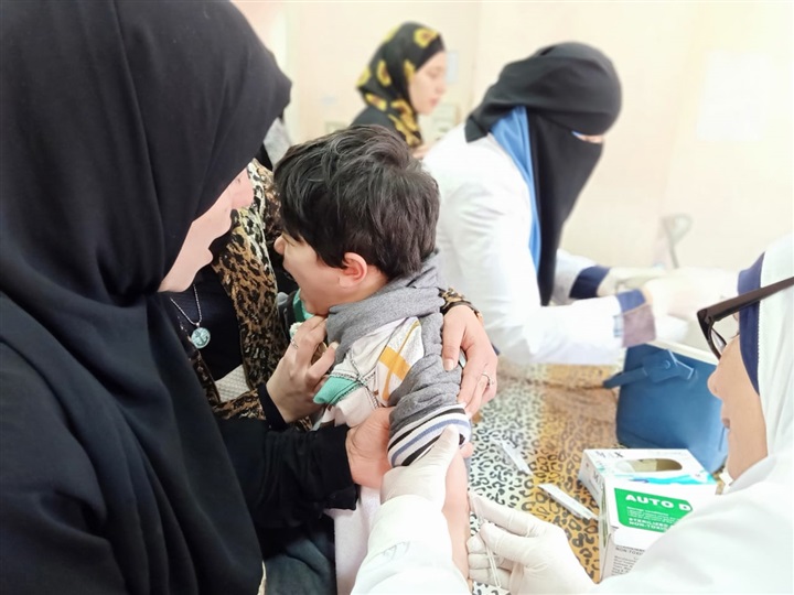  تطعيم أكثر من ٧٠٠ ألف طفل خلال ٣ أيام بالحملة القومية ضد الحصبة والحصبة الألماني بالشرقية