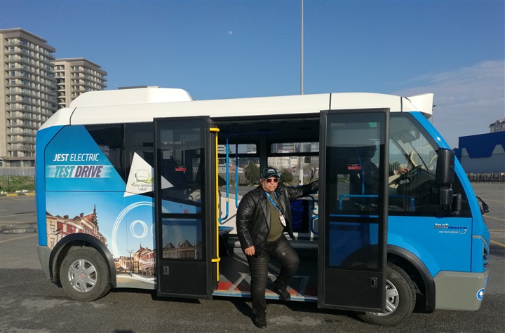 تجربة سريعة لمايكروباص كارسان جيست إليكترك (Karsan JEST Electric).. رؤية مستقبلية واعدة تجربة سريعة لمايكروباص كارسان جيست إليكترك (Karsan JEST Electric).. رؤية مستقبلية واعدة