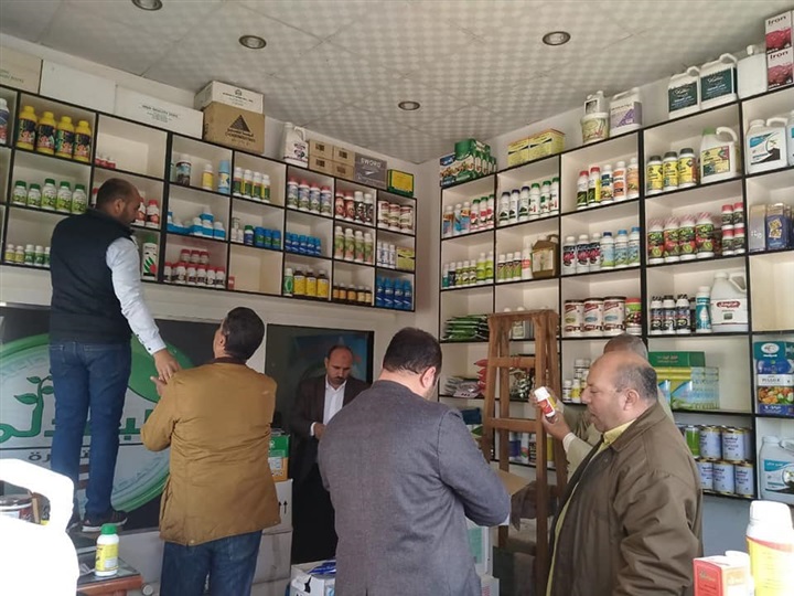بالصور.. ضبط 10926 عبوة مبيدات زراعية "فاسدة" بكفر الشيخ