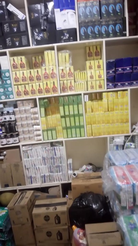 بالصور.. ضبط محل للمستلزمات الطبية أثناء بيعه «كمامة» بـ85 جنيه ومصنع غير مُرخص لتعبئة المطهرات بكفر الشيخ
