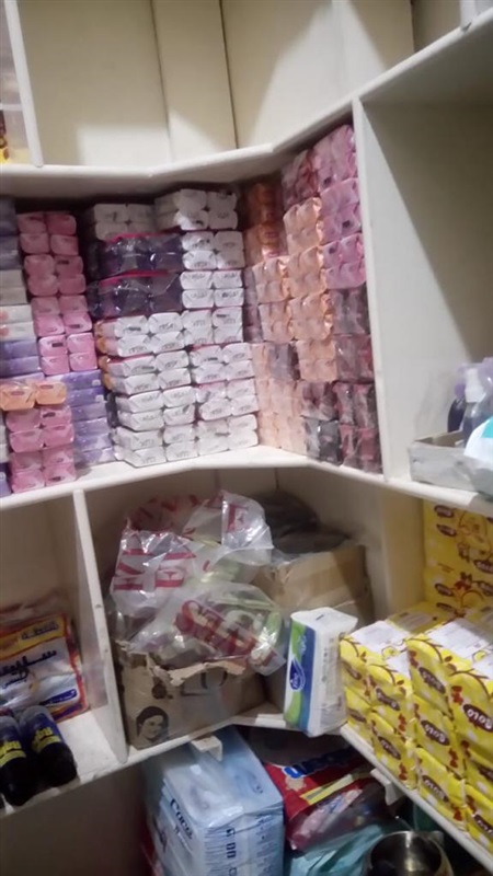 بالصور.. ضبط محل للمستلزمات الطبية أثناء بيعه «كمامة» بـ85 جنيه ومصنع غير مُرخص لتعبئة المطهرات بكفر الشيخ