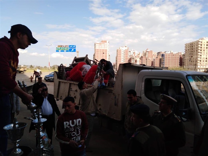 بالصور.. استمرار حملات مصادرة «الشيشة» من قهاوي كفر الشيخ