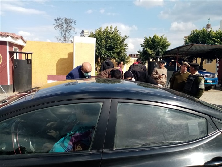 بالصور.. استمرار أعمال التطهير بكل المنشآت وفحص بصري للقادمين إلي كفر الشيخ «احترازًا» من كورونا