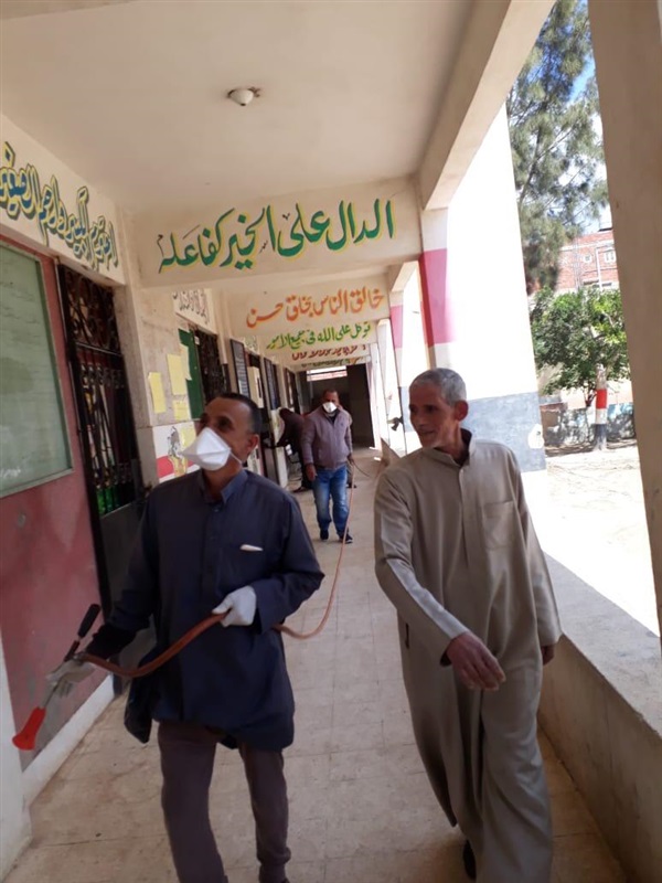 بالصور.. إستمرار حملات تطهير وتعقيم جميع شوارع مدن وقري كفر الشيخ