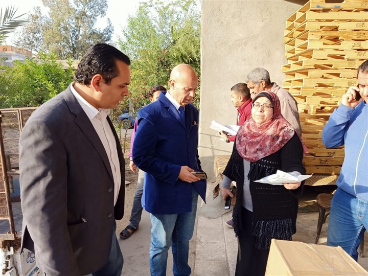 وكيل وزارة الصحة بالشرقية يتابع توزيع المستلزمات الوقائية علي المستشفيات بالمخزن الإقليمي