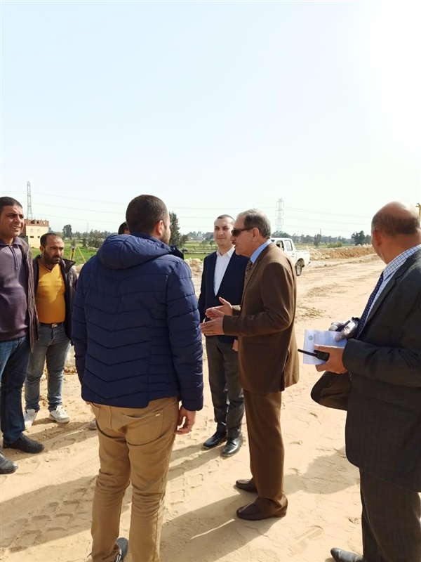 بالصور.. محافظ كفر الشيخ ونائبه يتفقدان أعمال إنشاء طريق «كفر الشيخ _ دسوق» المزدوج  