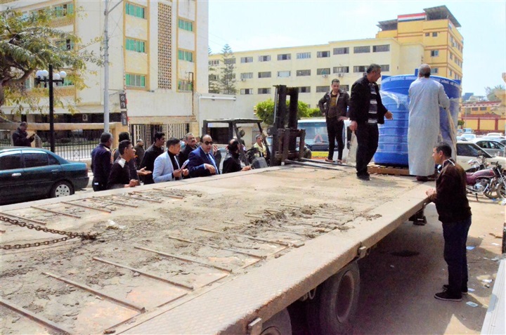 بالصور.. توزيع 8 طن كلور لمواجهة كورونا في كفر الشيخ