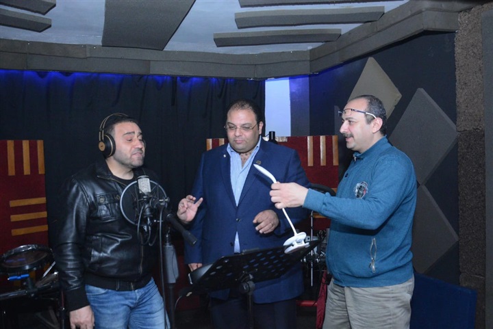 بالصور.. مجد القاسم ينتهى من تسجيل أغنية خليك في البيت بالتعاون مع روتاري هليوبوليس النزهة بالصور.. مجد القاسم ينتهى من تسجيل أغنية خليك في البيت بالتعاون مع روتاري هليوبوليس النزهة