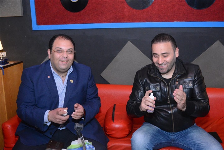 بالصور.. مجد القاسم ينتهى من تسجيل أغنية خليك في البيت بالتعاون مع روتاري هليوبوليس النزهة بالصور.. مجد القاسم ينتهى من تسجيل أغنية خليك في البيت بالتعاون مع روتاري هليوبوليس النزهة