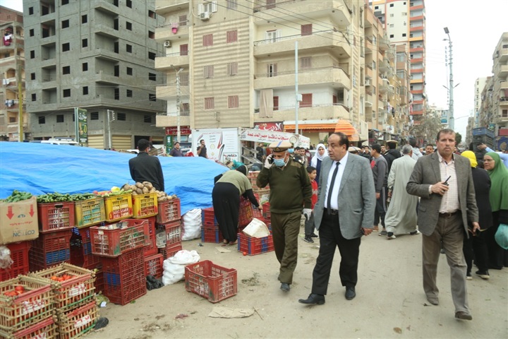 بالصور.. إغلاق المحال التجارية في أول أيام الحظر بكفر الشيخ بالصور.. إغلاق المحال التجارية في أول أيام الحظر بكفر الشيخ