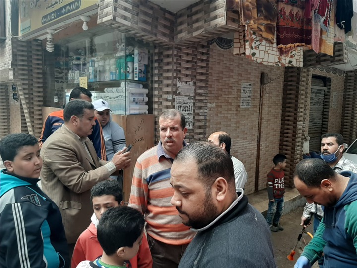 بالصور.. رئيس مركز ومدينة كفر الشيخ يقود حملة مكبرة لتطهير الأحياء والشوارع