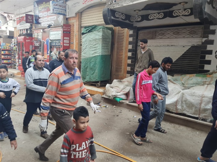 بالصور.. رئيس مركز ومدينة كفر الشيخ يقود حملة مكبرة لتطهير الأحياء والشوارع