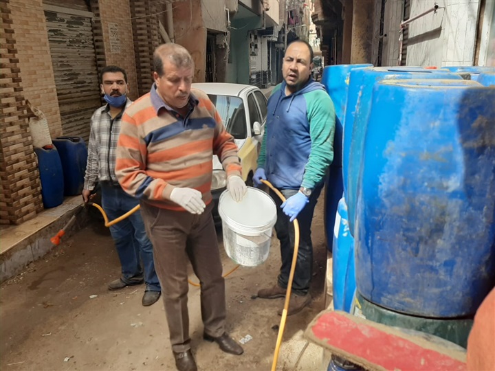 بالصور.. رئيس مركز ومدينة كفر الشيخ يقود حملة مكبرة لتطهير الأحياء والشوارع