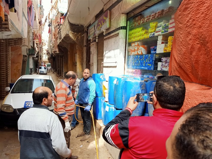 بالصور.. رئيس مركز ومدينة كفر الشيخ يقود حملة مكبرة لتطهير الأحياء والشوارع