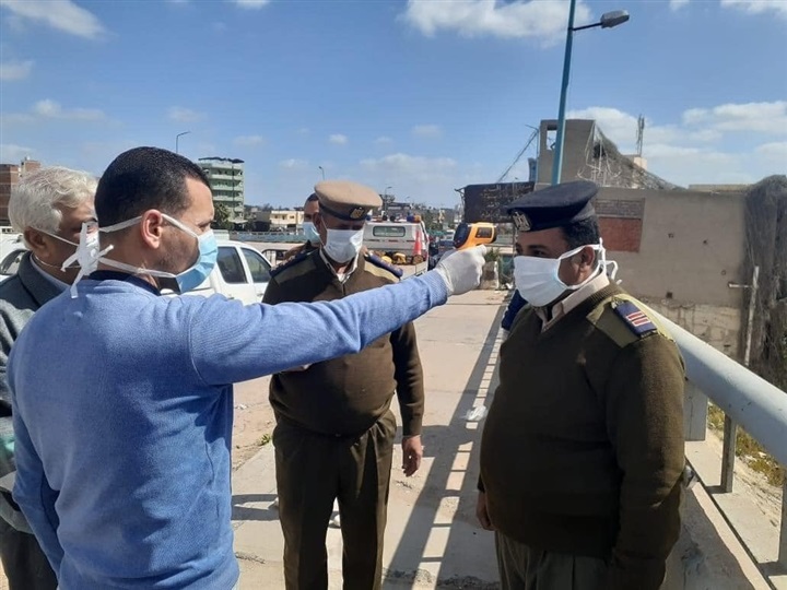 بالصور.. نقاط تفتيش وأكمنة حدودية لمنع دخول "كورونا" إلي كفر الشيخ