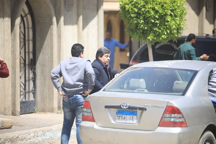 بالصور.. أشرف زكى وإلهام شاهين أول الحاضرين فى جنازة جورج سيدهم بالصور.. أشرف زكى وإلهام شاهين أول الحاضرين فى جنازة جورج سيدهم