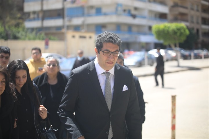 بالصور.. أشرف زكى وإلهام شاهين أول الحاضرين فى جنازة جورج سيدهم بالصور.. أشرف زكى وإلهام شاهين أول الحاضرين فى جنازة جورج سيدهم