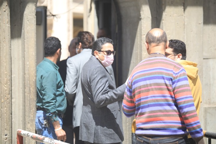 بالصور.. أشرف زكى وإلهام شاهين أول الحاضرين فى جنازة جورج سيدهم بالصور.. أشرف زكى وإلهام شاهين أول الحاضرين فى جنازة جورج سيدهم
