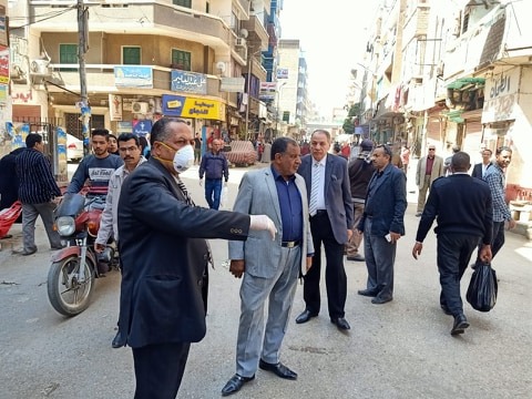 محافظ أسيوط: حملات تعقيم وتطهير مستمرة بالمراكز والأحياء وحملات تموينية لضبط الأسعار