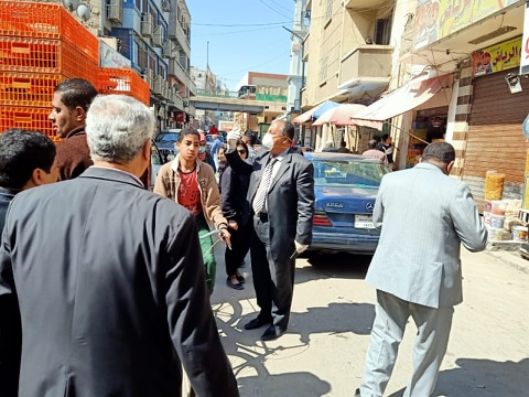 محافظ أسيوط: حملات تعقيم وتطهير مستمرة بالمراكز والأحياء وحملات تموينية لضبط الأسعار