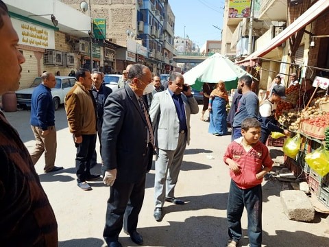 محافظ أسيوط: حملات تعقيم وتطهير مستمرة بالمراكز والأحياء وحملات تموينية لضبط الأسعار