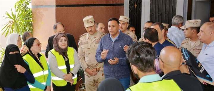 بالصور محافظ الدقهلية يسلم 10 مضخات لمنظمات المجتمع المدني للمشاركة في أعمال التطهير