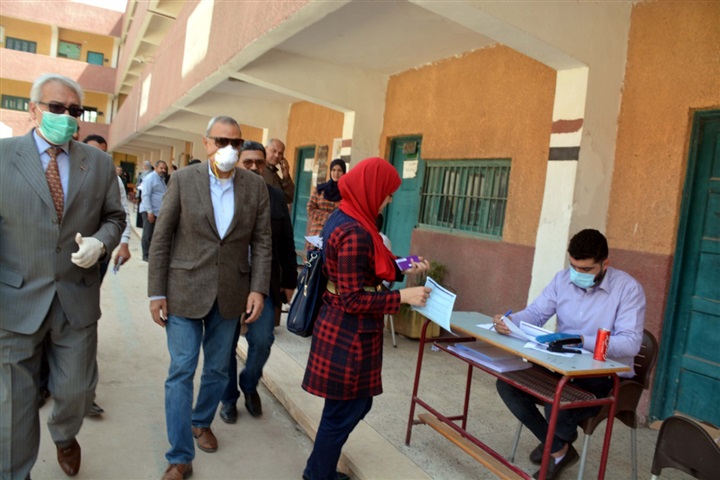 محافظ القليوبية يتفقد منظومة القمامة وعدد من المشروعات بالخصوص وشبرا الخيمة