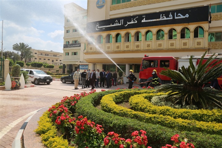 بالصور.. تطهير ديوان عام محافظة كفر الشيخ للوقاية من كورونا