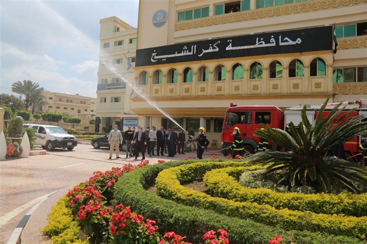بالصور.. تطهير ديوان عام محافظة كفر الشيخ للوقاية من كورونا