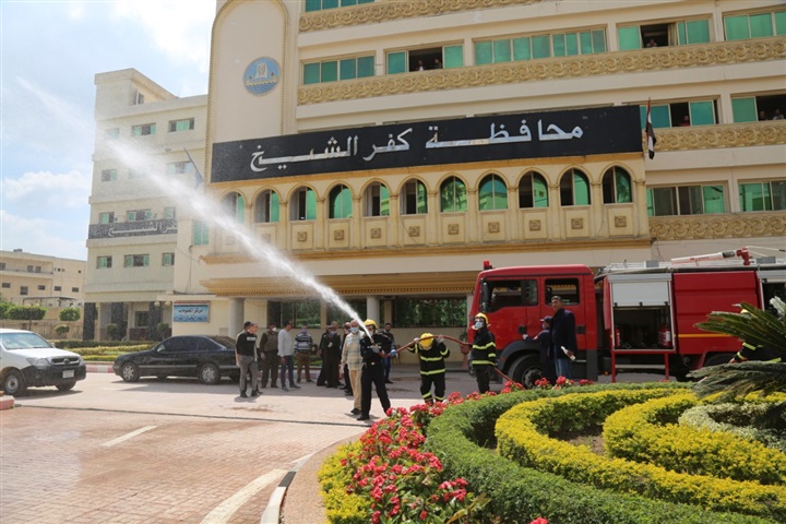 بالصور.. تطهير ديوان عام محافظة كفر الشيخ للوقاية من كورونا