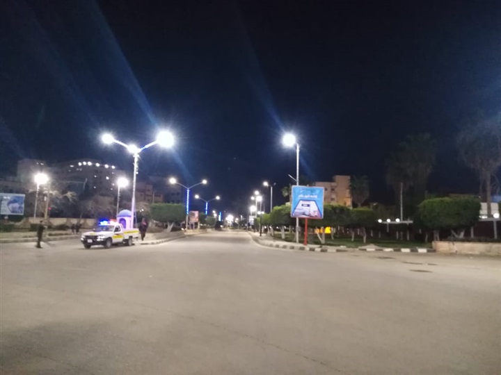 بالصور.. شواع كفر الشيخ خالية من المواطنين والمحال مغلقة وقت الحظر