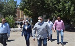 محافظ البحر الأحمر يتفقد أماكن صرف منحة العمالة غير المنتظمة بالغردقة 