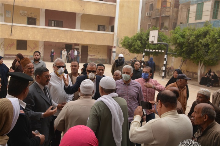 محافظ القليوبية يتابع صرف المرحله الثانيه لاصحاب المعاشات 