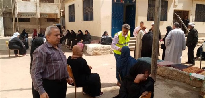 لليوم الثانى على التوالى.. انتظام صرف معاش من خلال مكاتب البريد والمدارس الشرقية 
