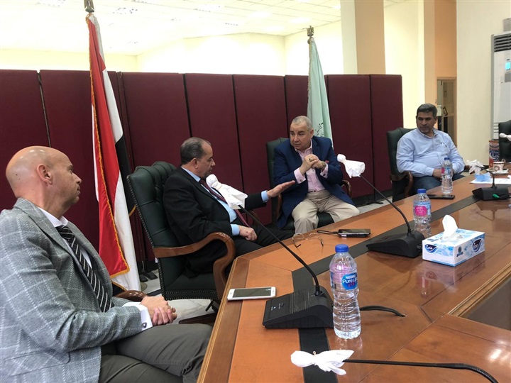 وكيل وزارة الصحة بالشرقية يجتمع برئيس جهاز العاشر ولجنة الصحة بمجلس الأمناء لمناقشة إضافة خدمات طبية بالمدينة 