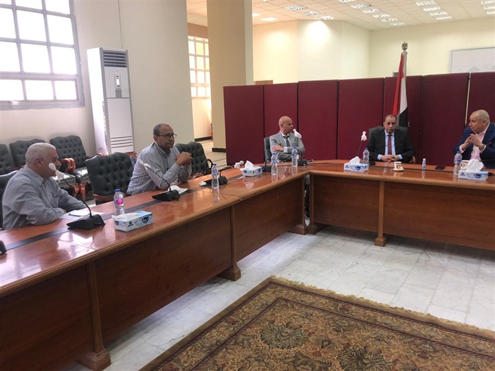 وكيل وزارة الصحة بالشرقية يجتمع برئيس جهاز العاشر ولجنة الصحة بمجلس الأمناء لمناقشة إضافة خدمات طبية بالمدينة 