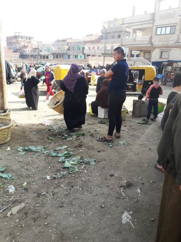 بالصور.. مراكز ومدن وأحياء المحافظة تشن حملاتها اليومية لفض الأسواق العشوائية لمنع التجمعات
