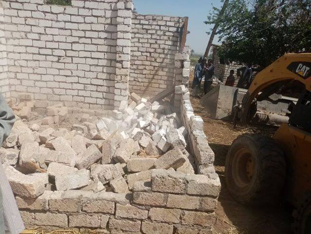 مراكز المنيا تواصل حملات إزالة التعديات على الأراضي وتسترد 154 فداناً 