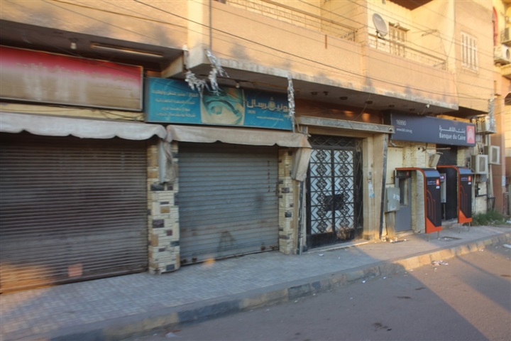 بالصور.. محافظ كفر الشيخ يشيد بأصحاب المحال في تنفيذ قرار الغلق 