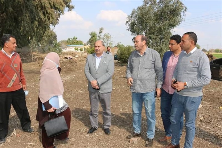 إنشاء موقف سيارات نموذجى بمنوف 