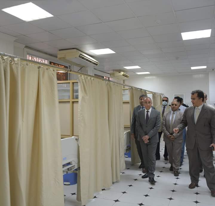 رئيس جامعة الزقازيق يتفقد استعدادات المستشفيات الجامعية لمواجهة فيروس كورونا