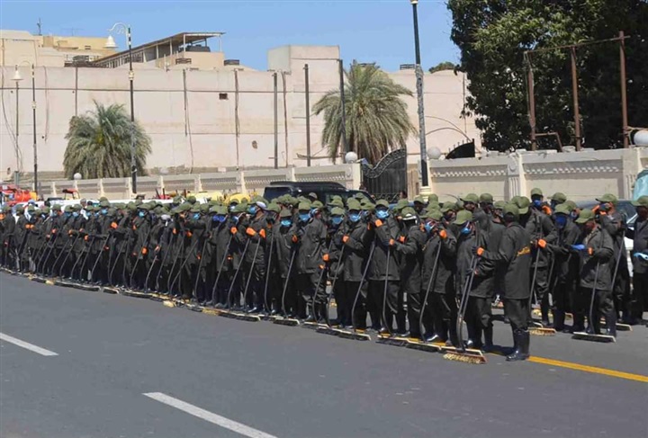 بالصور شاهد ملابس عمال نظافة الأقصر للوقاية من فيروس كورونا 